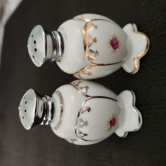 Extraordinary Irice Salt And Pepper Shakers Images